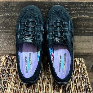 Skechers Slip On size 8.5